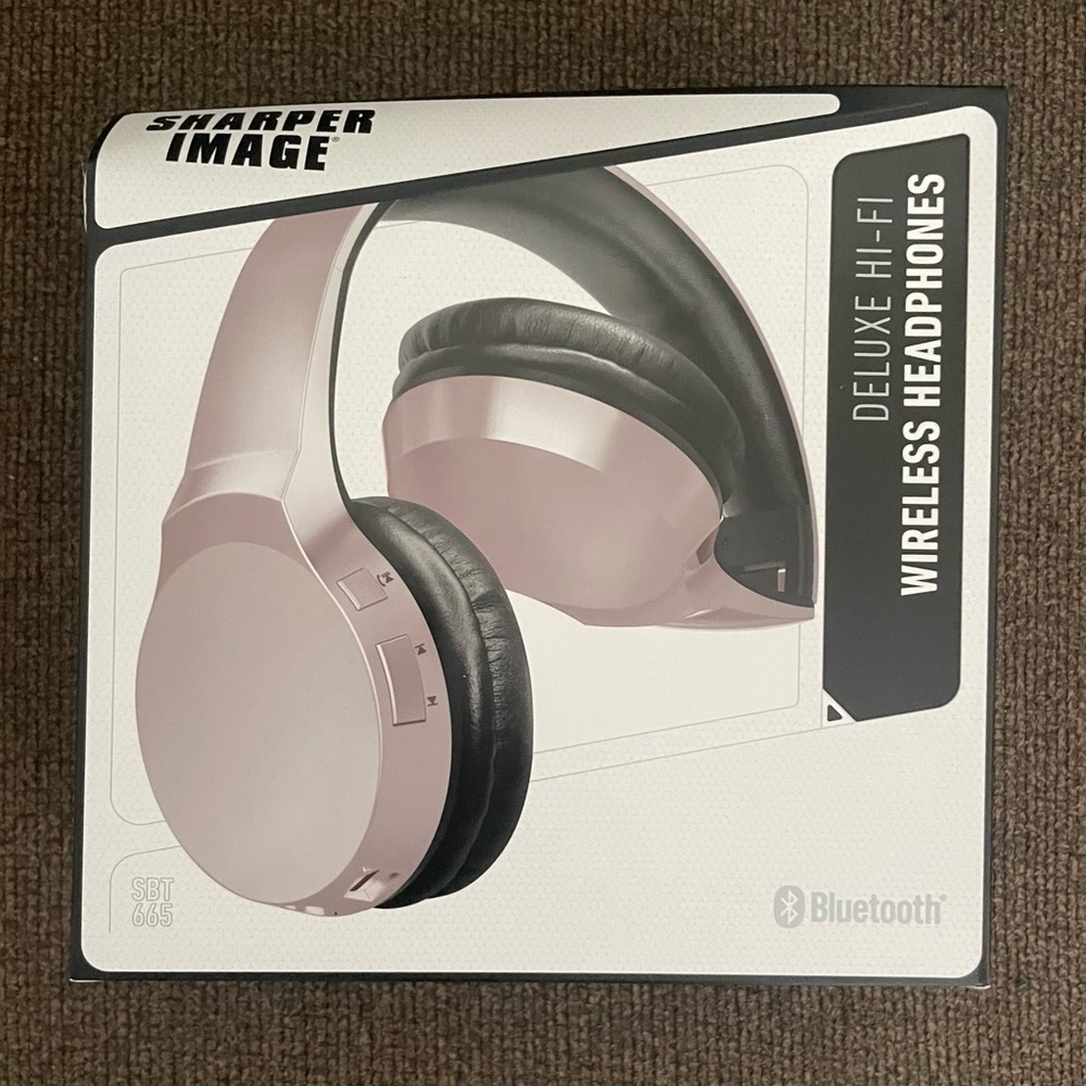 NEW Sharper Image SBT665 Deluxe Hi-Fi Wireless Bluetooth Headphones